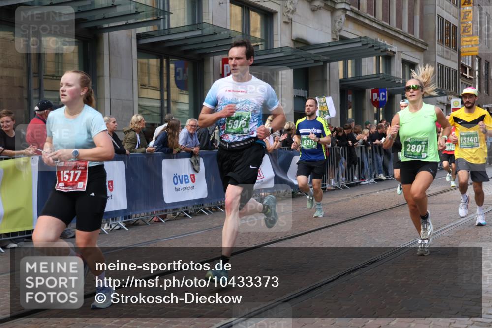 13.09.2026 - 21. swb-Marathon Bremen Strokosch-Dieckow http://msf.ph/oto/10433373 13.09.2026 13:12:44 Ziel 313, 621, 868, 987, 1207, 1513, 2350, 2442, 2498, 2559, 2801, 2858, 3625, 4582, 5345, 5379, 5769, 5965, 6349, 7874, 8291, 8419, 8464, 8798, 9092, 9217, 13140, 899, 1517, 2362, 2480, 3054, 3988, 4560, 4605, 4879, 5416, 6796, 8029, 9775, 9803, 13106 meine-sportfotos.de