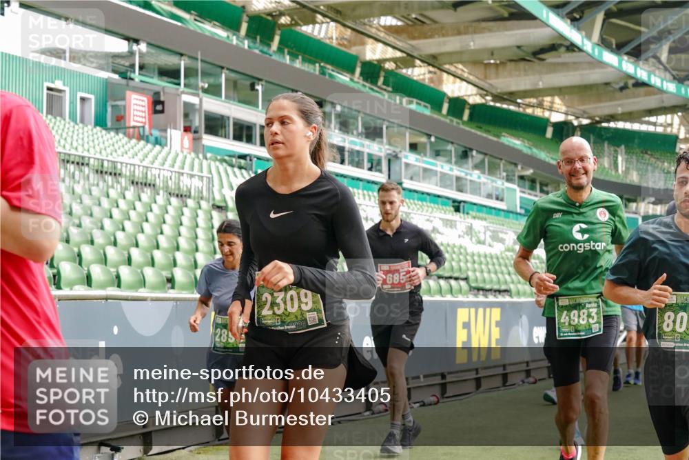 13.09.2026 - 21. swb-Marathon Bremen Michael Burmester http://msf.ph/oto/10433405 13.09.2026 13:30:26 Laufen im Stadion 122, 171, 224, 297, 405, 422, 476, 639, 685, 754, 767, 806, 986, 1114, 1217, 1242, 1270, 1529, 1615, 1633, 1634, 1775, 1810, 1811, 1886, 1983, 2216, 2238, 2242, 2249, 2263, 2326, 2368, 2372, 2436, 2449, 2546, 2615, 2629, 2637, 2643, 2677, 2719, 2738, 2740, 2830, 2869, 2871, 2877, 2918, 2994, 3020, 3053, 3094, 3101, 3129, 3227, 3238, 3274, 3286, 3361, 3401, 3563, 3605, 3723, 3755, 3758, 3873, 3876, 3898, 3929, 3953, 3965, 3971, 4011, 4056 meine-sportfotos.de