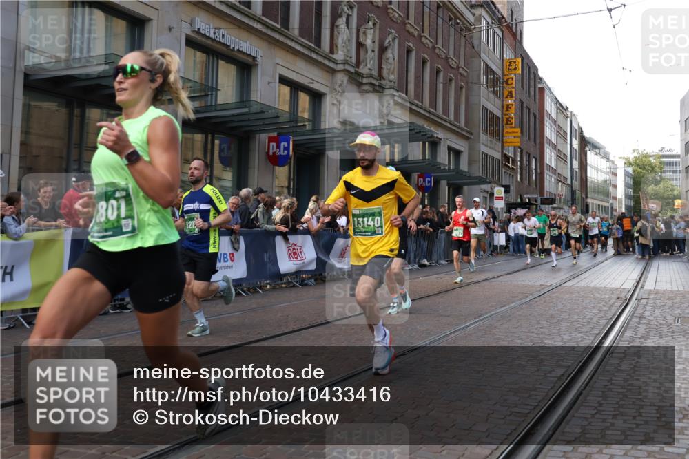 13.09.2026 - 21. swb-Marathon Bremen Strokosch-Dieckow http://msf.ph/oto/10433416 13.09.2026 13:12:45 Ziel 313, 621, 868, 987, 1207, 1513, 2350, 2442, 2498, 2559, 2801, 2858, 3625, 4582, 5345, 5379, 5769, 5965, 6349, 7874, 8291, 8419, 8464, 8798, 9092, 9217, 13140, 899, 1517, 2350, 2362, 2480, 3054, 3988, 4560, 4605, 4879, 5416, 6796, 8029, 9775, 9803, 13106 meine-sportfotos.de