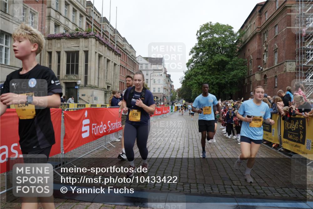 13.09.2026 - Kiel Lauf Yannick Fuchs http://msf.ph/oto/10433422 13.09.2026 09:47:16 Ziel 1235, 1324, 2587, 5167, 6575, 7461, 8231, 8524, 9091, 10076, 10224, 10555, 10742, 10744, 11862, 11964, 12635, 1402, 2527, 2718, 2759, 2779, 3808, 4087, 4238, 4906, 4940, 5217, 5351, 6074, 6207, 6638, 7190, 7213, 7446, 7731, 7921, 8409, 8887, 8994, 9141, 9385, 10009, 10301, 10322, 10731, 12622, 12725, 544, 591, 2870, 3192, 3373, 3629, 4480, 5517, 6072, 6639, 6696, 7767, 8503, 8540, 8777, 9634, 9936, 10789, 288, 2527, 3033, 3035, 4906, 6048 meine-sportfotos.de