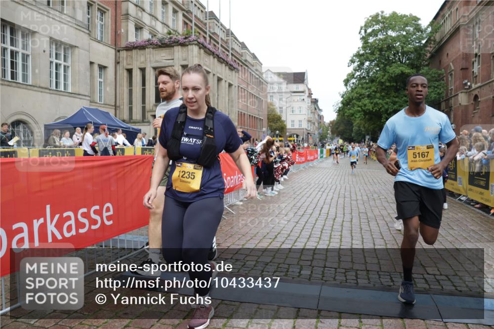 13.09.2026 - Kiel Lauf Yannick Fuchs http://msf.ph/oto/10433437 13.09.2026 09:47:16 Ziel 1235, 1324, 2587, 5167, 6575, 7461, 8231, 8524, 9091, 10076, 10224, 10555, 10742, 10744, 11862, 11964, 12635, 1402, 2527, 2718, 2759, 2779, 3808, 4087, 4238, 4906, 4940, 5217, 5351, 6074, 6207, 6638, 7190, 7213, 7446, 7731, 7921, 8409, 8887, 8994, 9141, 9385, 10009, 10301, 10322, 10731, 12622, 12725, 544, 591, 2870, 3192, 3373, 3629, 4480, 5517, 6072, 6639, 6696, 7767, 8503, 8540, 8777, 9634, 9936, 10789, 288, 2527, 3033, 3035, 4906, 6048 meine-sportfotos.de