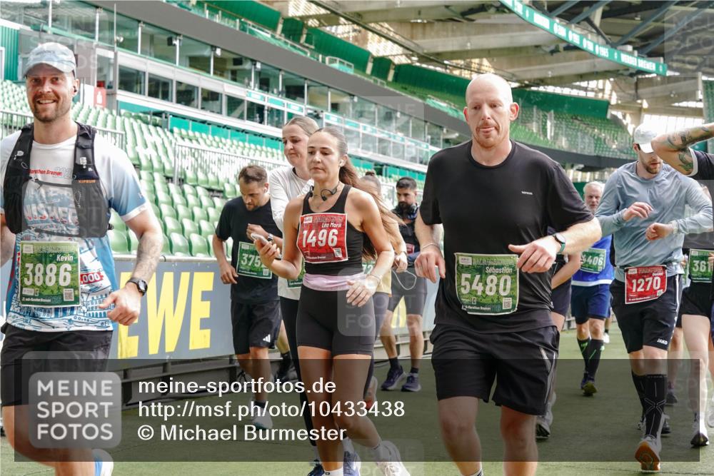 13.09.2026 - 21. swb-Marathon Bremen Michael Burmester http://msf.ph/oto/10433438 13.09.2026 13:30:28 Laufen im Stadion 122, 171, 224, 297, 405, 422, 476, 639, 754, 767, 806, 1114, 1217, 1242, 1270, 1529, 1615, 1633, 1634, 1775, 1810, 1811, 1886, 1983, 2216, 2238, 2242, 2249, 2263, 2326, 2368, 2372, 2436, 2449, 2546, 2615, 2629, 2637, 2643, 2677, 2719, 2738, 2740, 2830, 2869, 2871, 2877, 2918, 2994, 3020, 3053, 3094, 3101, 3129, 3227, 3274, 3286, 3361, 3401, 3563, 3605, 3723, 3755, 3758, 3873, 3876, 3898, 3929, 3953, 3965, 3971, 4011, 4056 meine-sportfotos.de