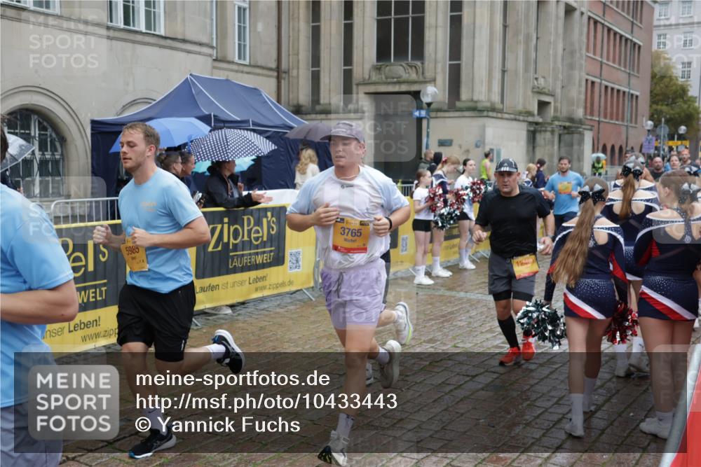 13.09.2026 - Kiel Lauf Yannick Fuchs http://msf.ph/oto/10433443 13.09.2026 11:42:48 Ziel 9569 meine-sportfotos.de