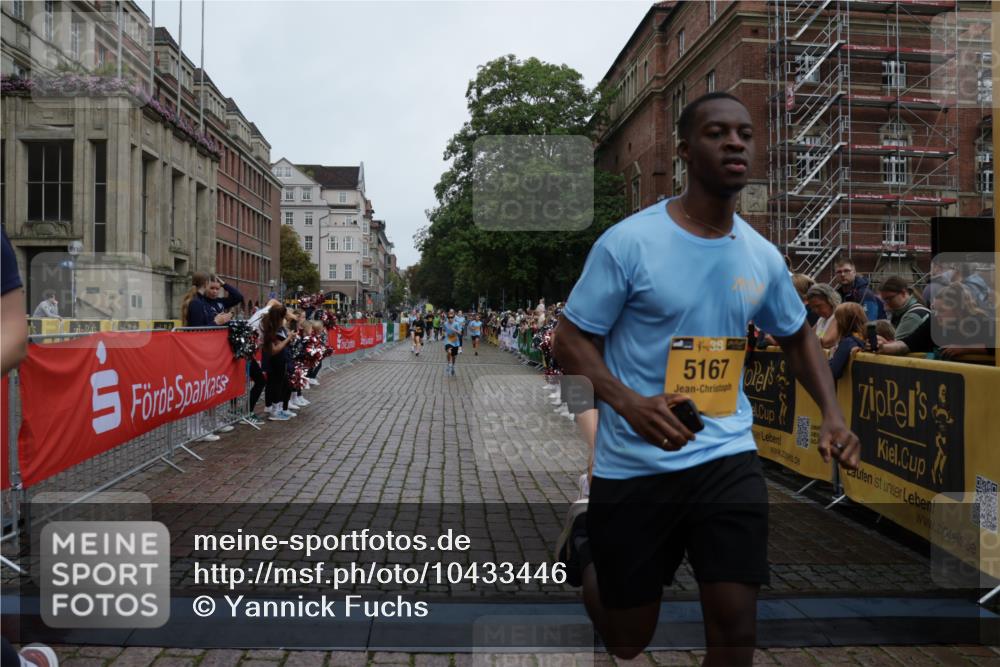 13.09.2026 - Kiel Lauf Yannick Fuchs http://msf.ph/oto/10433446 13.09.2026 09:47:17 Ziel 1235, 1324, 2587, 5167, 6575, 7461, 8231, 8524, 9091, 10076, 10224, 10555, 10742, 10744, 11862, 11964, 12635, 1402, 2527, 2718, 2759, 2779, 3808, 4087, 4238, 4940, 5217, 5351, 6074, 6207, 6638, 7190, 7213, 7446, 7731, 7921, 8409, 8887, 8994, 9141, 9385, 10009, 10301, 10322, 10731, 10742, 10744, 12622, 12725, 466, 544, 591, 2870, 3192, 3373, 3629, 4011, 4480, 5517, 6072, 6639, 6696, 7767, 8503, 8540, 8777, 8833, 9634, 9936, 10789, 288, 2527, 3033, 3035, 4906, 6048 meine-sportfotos.de