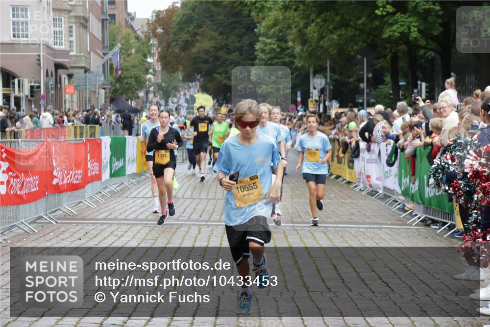 13.09.2026 - Kiel Lauf Yannick Fuchs http://msf.ph/oto/10433453 13.09.2026 09:47:18 Ziel 544, 1235, 1324, 2587, 2870, 5167, 6575, 7461, 8231, 8524, 9091, 10076, 10224, 10555, 11862, 11964, 12635, 1402, 2527, 2718, 2759, 2779, 3808, 4087, 4238, 4940, 5217, 5351, 6074, 6207, 6638, 7190, 7213, 7446, 7731, 7921, 8409, 8994, 9141, 9385, 10009, 10224, 10301, 10322, 10731, 10742, 10744, 11862, 12622, 12725, 466, 591, 3192, 3373, 3629, 4011, 4479, 4480, 5517, 6072, 6639, 6696, 7767, 8503, 8540, 8777, 8833, 9528, 9634, 9936, 10789, 2527, 3033, 3035, 4906, 6048, 7190 meine-sportfotos.de