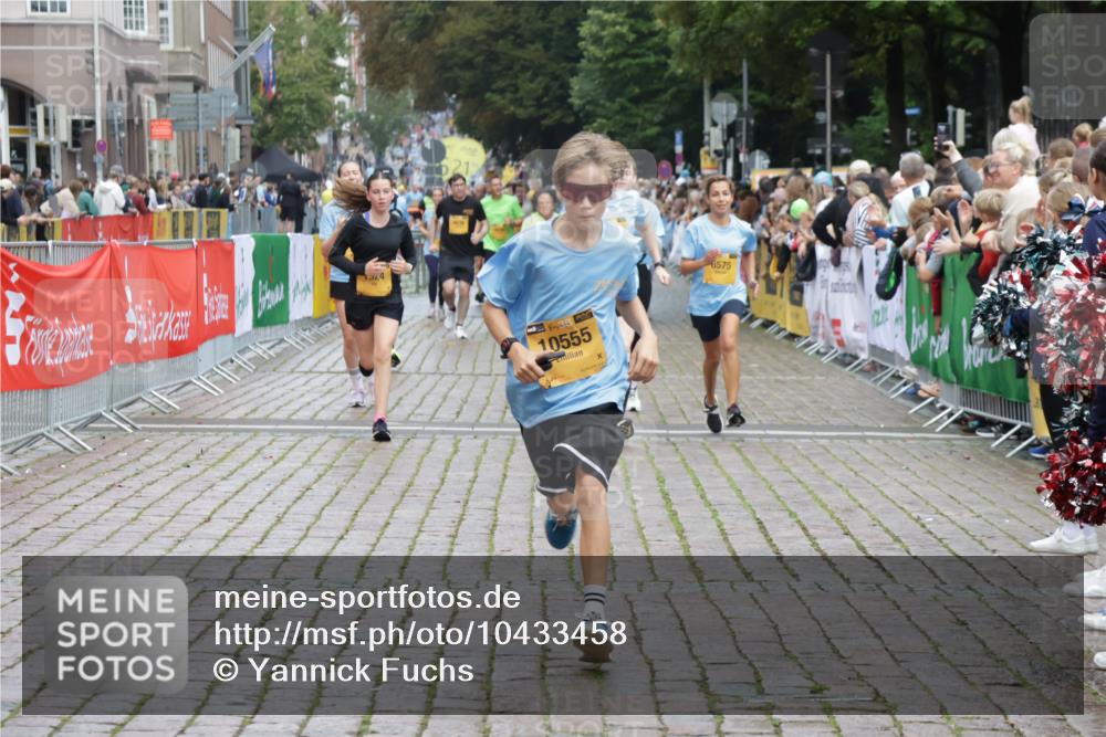 13.09.2026 - Kiel Lauf Yannick Fuchs http://msf.ph/oto/10433458 13.09.2026 09:47:19 Ziel 544, 1235, 1324, 2587, 2870, 5167, 6575, 7461, 8231, 8524, 9091, 10076, 10555, 11964, 12635, 1402, 2527, 2718, 2759, 2779, 3808, 4087, 4238, 4940, 5217, 5351, 6074, 6207, 6638, 7190, 7213, 7446, 7461, 7731, 7921, 8409, 9141, 9385, 10009, 10224, 10301, 10322, 10731, 10742, 10744, 11862, 12622, 12725, 466, 591, 3192, 3373, 3629, 4011, 4479, 4480, 5517, 6072, 6639, 6696, 7767, 8503, 8540, 8777, 8833, 9528, 9634, 9936, 10789, 2527, 3033, 3035, 4906, 6048, 7190 meine-sportfotos.de