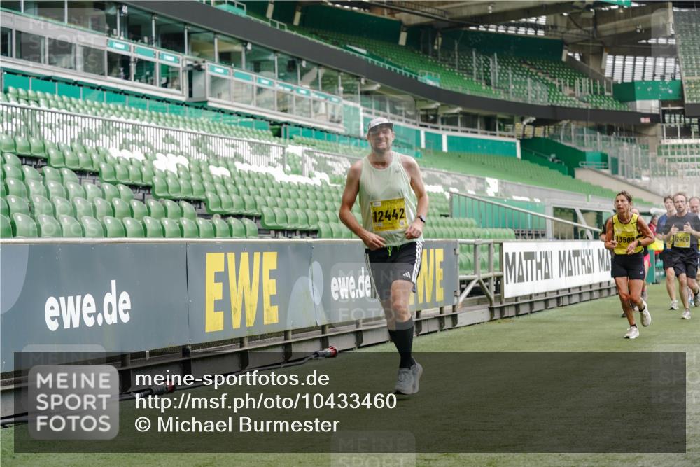 13.09.2026 - 21. swb-Marathon Bremen Michael Burmester http://msf.ph/oto/10433460 13.09.2026 10:24:33 Laufen im Stadion 10143, 10235, 10328, 10336, 10337, 10341, 10358, 10456, 10520, 10592, 10593, 10618, 10632, 10775, 10782, 10816, 10861, 10972, 11042, 11143, 11201, 11265, 11373, 11375, 11426, 11442, 11468, 11527, 11607, 11615, 11628, 11630, 11632, 11704, 11713, 11721, 11758, 11779, 11826, 11895, 11903, 11948, 12053, 12144, 12246, 12281, 12339, 12404, 12406, 12426, 12442, 12468, 12469, 12477, 12525, 13520, 13556, 13563, 13566, 13580, 13585, 13586 meine-sportfotos.de