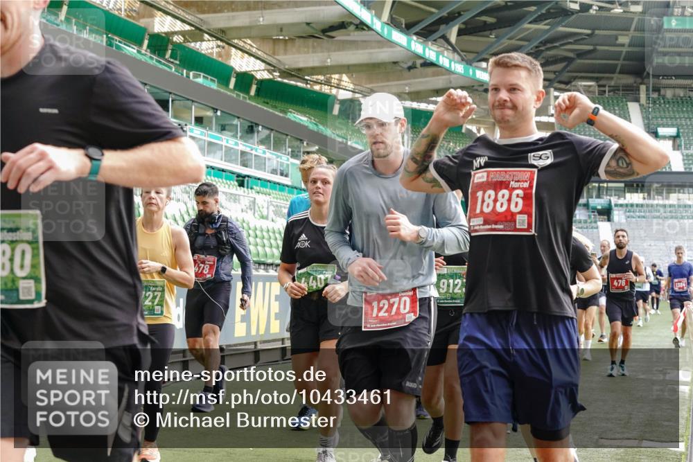 13.09.2026 - 21. swb-Marathon Bremen Michael Burmester http://msf.ph/oto/10433461 13.09.2026 13:30:29 Laufen im Stadion 122, 171, 224, 297, 405, 422, 476, 639, 754, 767, 806, 1114, 1217, 1242, 1270, 1314, 1529, 1615, 1633, 1634, 1775, 1810, 1811, 1886, 1983, 2216, 2238, 2242, 2249, 2263, 2326, 2368, 2372, 2436, 2449, 2546, 2615, 2629, 2637, 2643, 2677, 2719, 2738, 2740, 2830, 2869, 2871, 2877, 2918, 2994, 3020, 3053, 3094, 3101, 3129, 3227, 3274, 3286, 3361, 3401, 3563, 3605, 3723, 3755, 3758, 3873, 3876, 3898, 3929, 3953, 3965, 3971, 4011, 4056 meine-sportfotos.de