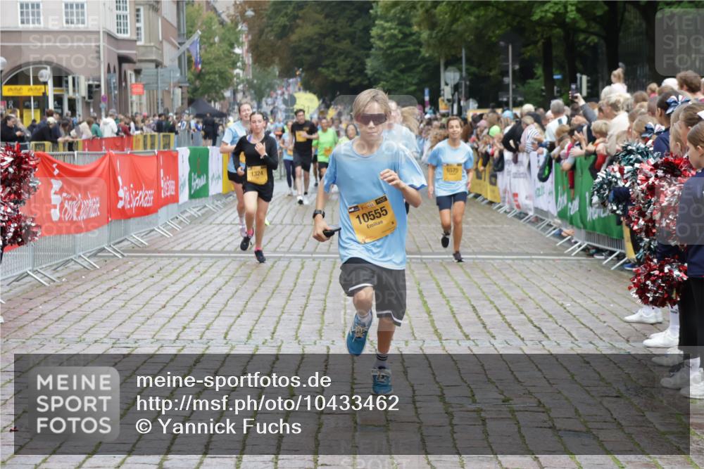 13.09.2026 - Kiel Lauf Yannick Fuchs http://msf.ph/oto/10433462 13.09.2026 09:47:19 Ziel 544, 1235, 1324, 2587, 2870, 5167, 6575, 7461, 8231, 8524, 9091, 10076, 10555, 11964, 12635, 1402, 2527, 2718, 2759, 2779, 3808, 4087, 4238, 4940, 5217, 5351, 6074, 6207, 6638, 7190, 7213, 7446, 7461, 7731, 7921, 8409, 9141, 9385, 10009, 10224, 10301, 10322, 10731, 10742, 10744, 11862, 12622, 12725, 466, 591, 3192, 3373, 3629, 4011, 4479, 4480, 5517, 6072, 6639, 6696, 7767, 8503, 8540, 8777, 8833, 9528, 9634, 9936, 10789, 2527, 3033, 3035, 4906, 6048, 7190 meine-sportfotos.de
