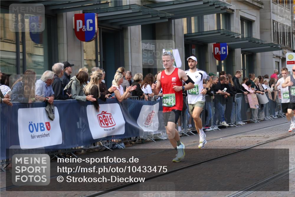 13.09.2026 - 21. swb-Marathon Bremen Strokosch-Dieckow http://msf.ph/oto/10433475 13.09.2026 13:12:47 Ziel 280, 313, 621, 868, 987, 1207, 1513, 2442, 2498, 2559, 2801, 2858, 2962, 3566, 3625, 4582, 5345, 5379, 5769, 5965, 6349, 7874, 8197, 8291, 8419, 8464, 8798, 9092, 9217, 13140, 1513, 1517, 2350, 2362, 2480, 3054, 3988, 4560, 4605, 4879, 5416, 6796, 8029, 9775, 9803, 13106 meine-sportfotos.de
