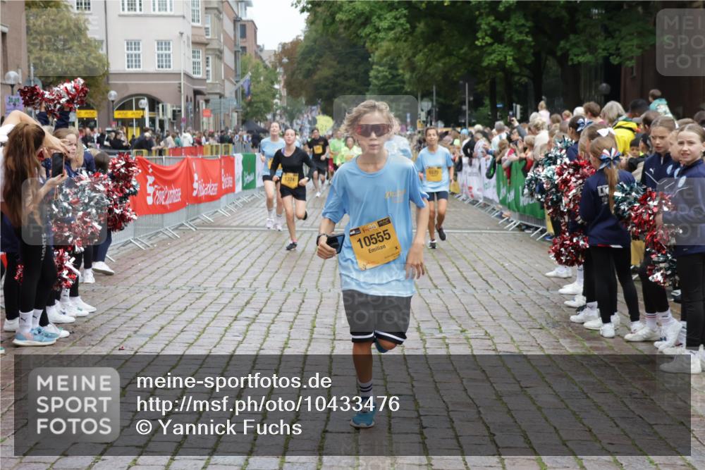 13.09.2026 - Kiel Lauf Yannick Fuchs http://msf.ph/oto/10433476 13.09.2026 09:47:20 Ziel 544, 1235, 1324, 2587, 2870, 5167, 6575, 8231, 8524, 9091, 10076, 10555, 11964, 12635, 1402, 2718, 2759, 2779, 3808, 4087, 4238, 4940, 5217, 5351, 6074, 6207, 6638, 7190, 7213, 7446, 7461, 7731, 7921, 8409, 9141, 9385, 10009, 10224, 10301, 10322, 10731, 10742, 10744, 11862, 11964, 12622, 12725, 466, 591, 3192, 3373, 3629, 4011, 4479, 4480, 5517, 6072, 6639, 6696, 7767, 8503, 8540, 8777, 8833, 9528, 9634, 9936, 10789, 2527, 3808, 4906, 6048, 7190, 7446 meine-sportfotos.de