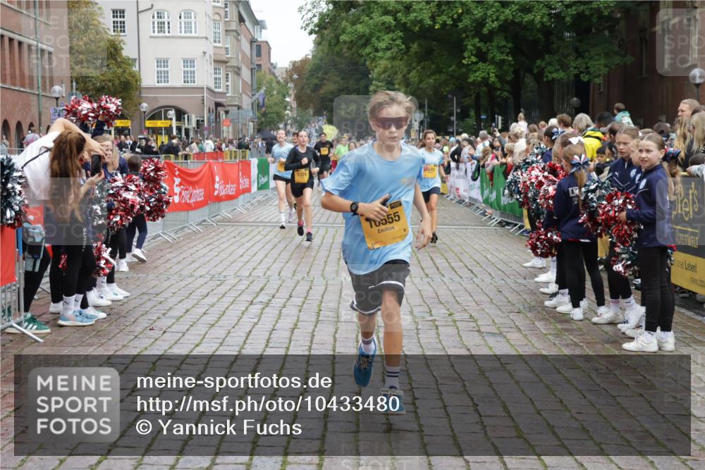 13.09.2026 - Kiel Lauf Yannick Fuchs http://msf.ph/oto/10433480 13.09.2026 09:47:20 Ziel 544, 1235, 1324, 2587, 2870, 5167, 6575, 8231, 8524, 9091, 10076, 10555, 11964, 12635, 1402, 2718, 2759, 2779, 3808, 4087, 4238, 4940, 5217, 5351, 6074, 6207, 6638, 7190, 7213, 7446, 7461, 7731, 7921, 8409, 9141, 9385, 10009, 10224, 10301, 10322, 10731, 10742, 10744, 11862, 11964, 12622, 12725, 466, 591, 3192, 3373, 3629, 4011, 4479, 4480, 5517, 6072, 6639, 6696, 7767, 8503, 8540, 8777, 8833, 9528, 9634, 9936, 10789, 2527, 3808, 4906, 6048, 7190, 7446 meine-sportfotos.de