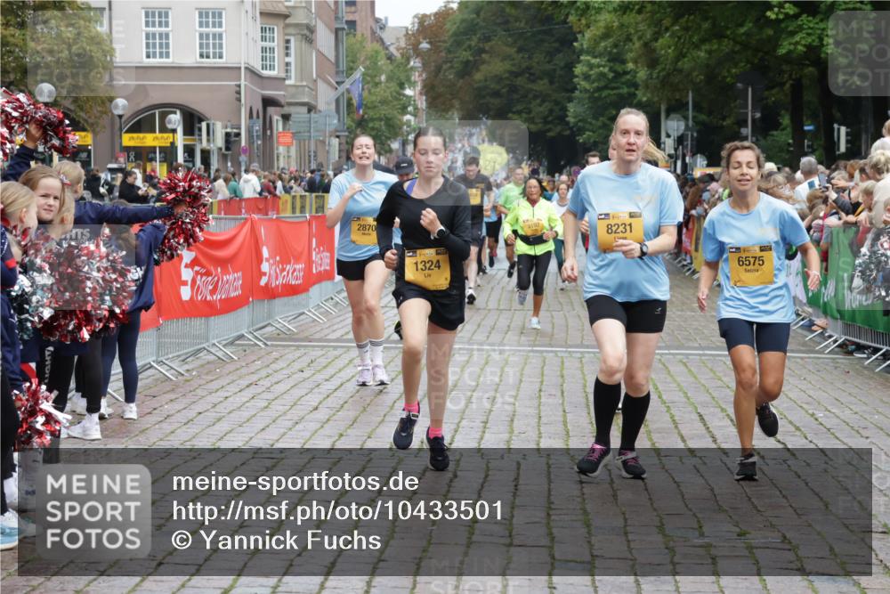 13.09.2026 - Kiel Lauf Yannick Fuchs http://msf.ph/oto/10433501 13.09.2026 09:47:21 Ziel 544, 1235, 1324, 2587, 2870, 3192, 5167, 6575, 8231, 8524, 9091, 9634, 10076, 10555, 12635, 1402, 2718, 2759, 2779, 3808, 4087, 4238, 4940, 5217, 5351, 6074, 6207, 6638, 7190, 7213, 7446, 7461, 7731, 7921, 8409, 9091, 9141, 9385, 10009, 10224, 10301, 10322, 10731, 10742, 10744, 11862, 11964, 12622, 12725, 466, 591, 3373, 3629, 4011, 4479, 4480, 4952, 5517, 6072, 6639, 6696, 7767, 8503, 8540, 8777, 8833, 9528, 9936, 10789, 2527, 3808, 4087, 4906, 6048, 6638, 7190, 7446 meine-sportfotos.de