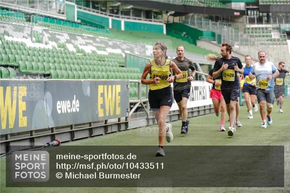 13.09.2026 - 21. swb-Marathon Bremen Michael Burmester http://msf.ph/oto/10433511 13.09.2026 10:24:34 Laufen im Stadion 10143, 10235, 10328, 10336, 10337, 10341, 10358, 10456, 10520, 10592, 10593, 10618, 10632, 10775, 10782, 10816, 10861, 10972, 11042, 11143, 11201, 11265, 11373, 11375, 11426, 11442, 11468, 11527, 11607, 11615, 11628, 11630, 11632, 11704, 11713, 11721, 11758, 11779, 11826, 11895, 11903, 11948, 12053, 12144, 12246, 12281, 12339, 12404, 12406, 12426, 12442, 12468, 12469, 12477, 12525, 13520, 13563, 13566, 13580, 13585, 13586 meine-sportfotos.de