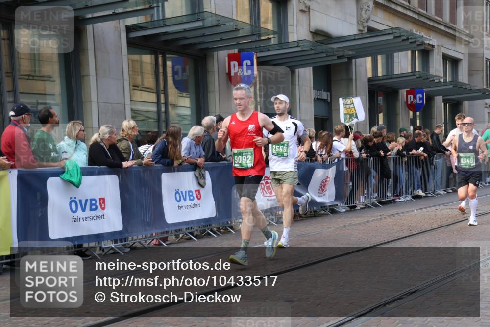 13.09.2026 - 21. swb-Marathon Bremen Strokosch-Dieckow http://msf.ph/oto/10433517 13.09.2026 13:12:48 Ziel 280, 313, 621, 868, 987, 1207, 2442, 2498, 2559, 2801, 2858, 2962, 3566, 3625, 4582, 5345, 5379, 5769, 5965, 6038, 6349, 7874, 8197, 8291, 8419, 8464, 8798, 9092, 9217, 13140, 1513, 1517, 2350, 2362, 2480, 3054, 3988, 4560, 4605, 4879, 5416, 6796, 8029, 9775, 9803, 13106 meine-sportfotos.de
