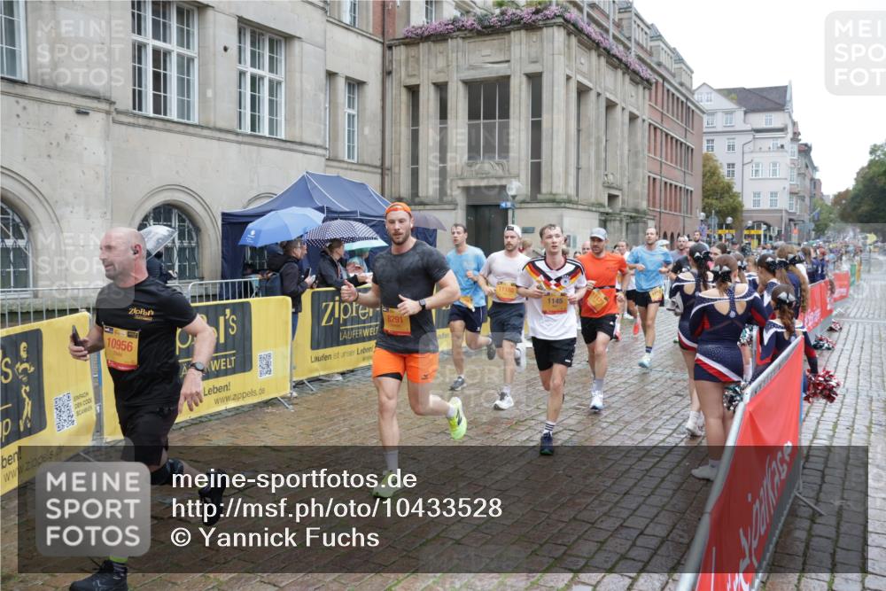 13.09.2026 - Kiel Lauf Yannick Fuchs http://msf.ph/oto/10433528 13.09.2026 11:42:53 Ziel 9569 meine-sportfotos.de