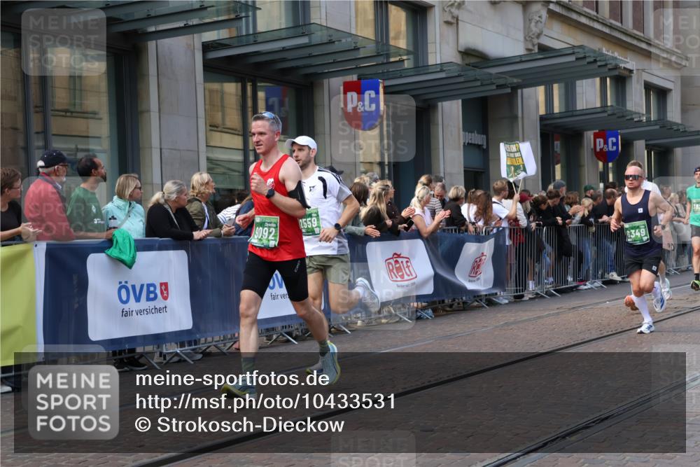 13.09.2026 - 21. swb-Marathon Bremen Strokosch-Dieckow http://msf.ph/oto/10433531 13.09.2026 13:12:48 Ziel 280, 313, 621, 868, 987, 1207, 2442, 2498, 2559, 2801, 2858, 2962, 3566, 3625, 4582, 5345, 5379, 5769, 5965, 6038, 6349, 7874, 8197, 8291, 8419, 8464, 8798, 9092, 9217, 13140, 1513, 1517, 2350, 2362, 2480, 3054, 3988, 4560, 4605, 4879, 5416, 6796, 8029, 9775, 9803, 13106 meine-sportfotos.de