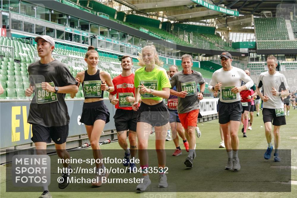 13.09.2026 - 21. swb-Marathon Bremen Michael Burmester http://msf.ph/oto/10433532 13.09.2026 13:04:57 Laufen im Stadion 178, 209, 210, 244, 323, 394, 488, 534, 536, 565, 647, 725, 881, 891, 900, 1073, 1239, 1243, 1307, 1308, 1343, 1373, 1380, 1456, 1479, 1627, 1649, 1653, 1656, 1687, 1771, 1780, 1914, 1932, 1941, 2023, 2089, 2126, 2223, 2241, 2265, 2301, 2369, 2430, 2452, 2602, 2723, 2742, 2764, 2851, 2867, 2872, 2891, 2910, 2919, 2957, 2959, 2977, 2985, 3028, 3030, 3217, 3278, 3320, 3343, 3402, 3419, 3425, 3444, 3454, 3485, 3521, 3579, 3618, 3796, 3909, 242 meine-sportfotos.de