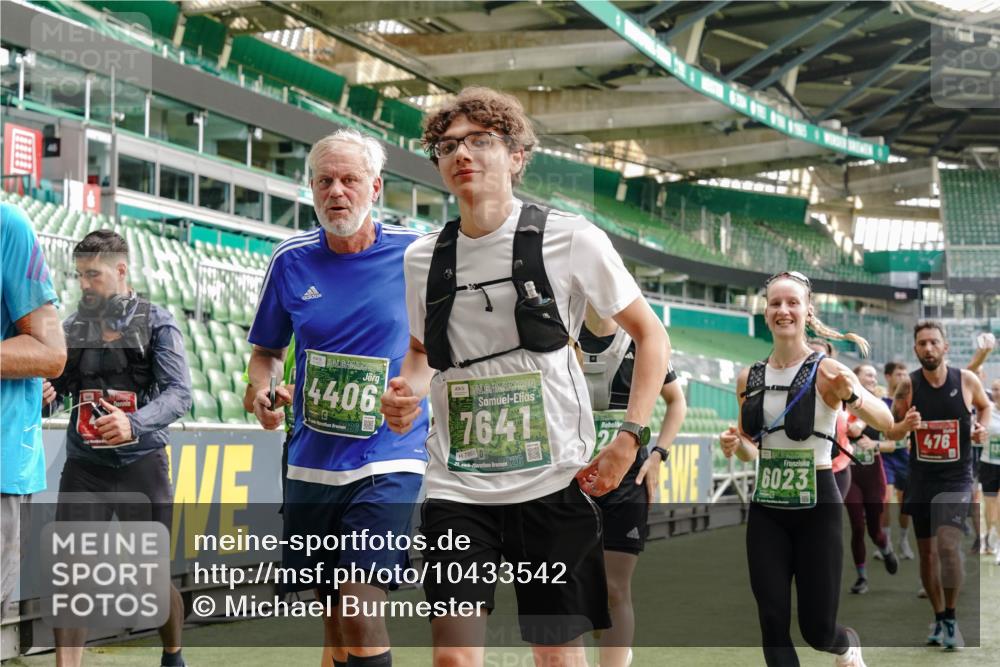 13.09.2026 - 21. swb-Marathon Bremen Michael Burmester http://msf.ph/oto/10433542 13.09.2026 13:30:32 Laufen im Stadion 122, 171, 224, 295, 297, 405, 422, 476, 639, 754, 767, 806, 840, 1114, 1217, 1242, 1270, 1314, 1529, 1615, 1633, 1634, 1775, 1810, 1811, 1886, 1983, 2216, 2238, 2242, 2249, 2263, 2326, 2368, 2372, 2436, 2449, 2546, 2615, 2629, 2637, 2643, 2677, 2719, 2738, 2740, 2830, 2869, 2871, 2877, 2918, 2952, 2994, 3020, 3053, 3094, 3101, 3129, 3227, 3274, 3286, 3361, 3401, 3563, 3605, 3723, 3758, 3873, 3876, 3898, 3918, 3929, 3965, 3971, 4011, 4056 meine-sportfotos.de