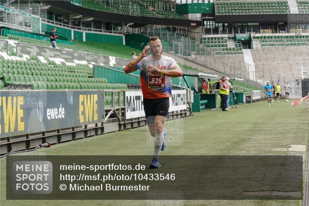13.09.2026 - 21. swb-Marathon Bremen Michael Burmester http://msf.ph/oto/10433546 13.09.2026 12:33:37 Laufen im Stadion 299, 482, 525, 668, 919, 1212, 1606, 1629, 2072, 5428, 7741, 314, 520, 547, 858, 934, 1168, 1214, 1357, 1453, 1639, 5212, 6485 meine-sportfotos.de