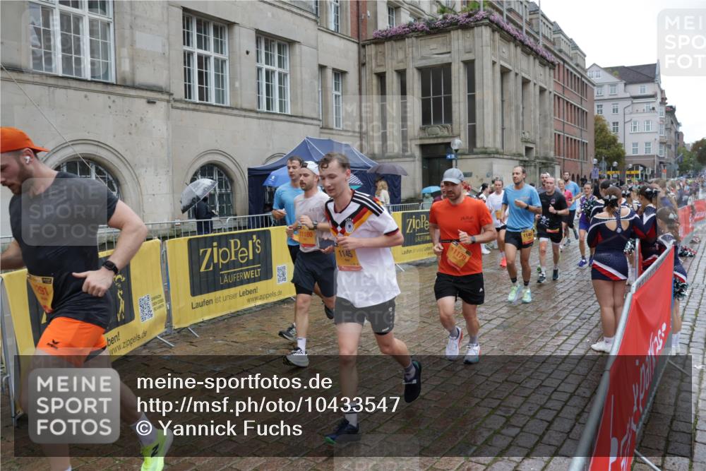 13.09.2026 - Kiel Lauf Yannick Fuchs http://msf.ph/oto/10433547 13.09.2026 11:42:54 Ziel 9569 meine-sportfotos.de