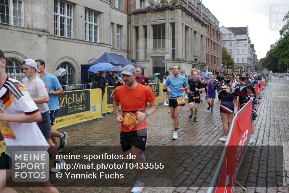 13.09.2026 - Kiel Lauf Yannick Fuchs http://msf.ph/oto/10433555 13.09.2026 11:42:55 Ziel 9569 meine-sportfotos.de