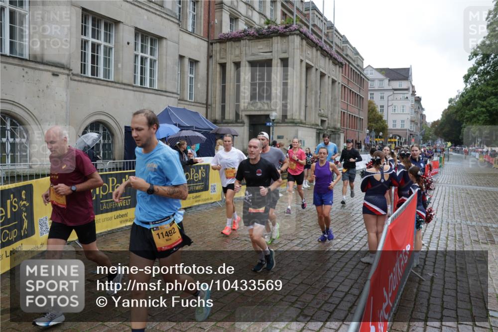 13.09.2026 - Kiel Lauf Yannick Fuchs http://msf.ph/oto/10433569 13.09.2026 11:42:56 Ziel 9569 meine-sportfotos.de