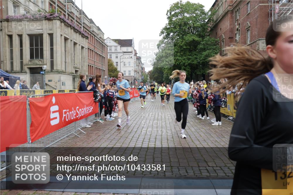 13.09.2026 - Kiel Lauf Yannick Fuchs http://msf.ph/oto/10433581 13.09.2026 09:47:25 Ziel 544, 1324, 2870, 3192, 3629, 6072, 6575, 6639, 8231, 8540, 8777, 9634, 9936, 10555, 1235, 1402, 2587, 2718, 2759, 2779, 4238, 4940, 5167, 5217, 5351, 6074, 6207, 7461, 7731, 7921, 8524, 9091, 9141, 9385, 10009, 10076, 10224, 10301, 10322, 10731, 10742, 10744, 11862, 11964, 12622, 12635, 390, 466, 591, 3373, 4011, 4400, 4479, 4480, 4952, 5517, 6696, 7767, 8503, 8833, 9528, 9697, 10789, 2527, 2718, 3808, 4087, 6638, 7190, 7446, 10322 meine-sportfotos.de