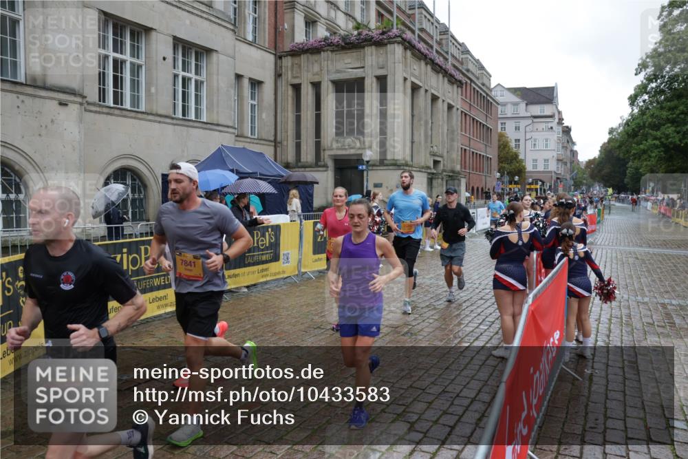 13.09.2026 - Kiel Lauf Yannick Fuchs http://msf.ph/oto/10433583 13.09.2026 11:42:56 Ziel 9569 meine-sportfotos.de