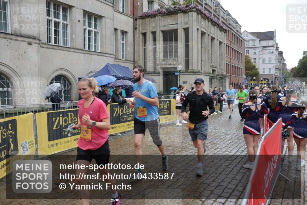 13.09.2026 - Kiel Lauf Yannick Fuchs http://msf.ph/oto/10433587 13.09.2026 11:42:57 Ziel 9569 meine-sportfotos.de