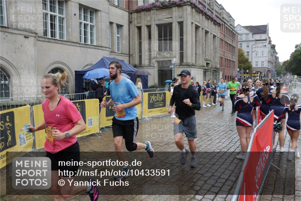 13.09.2026 - Kiel Lauf Yannick Fuchs http://msf.ph/oto/10433591 13.09.2026 11:42:58 Ziel 9569 meine-sportfotos.de