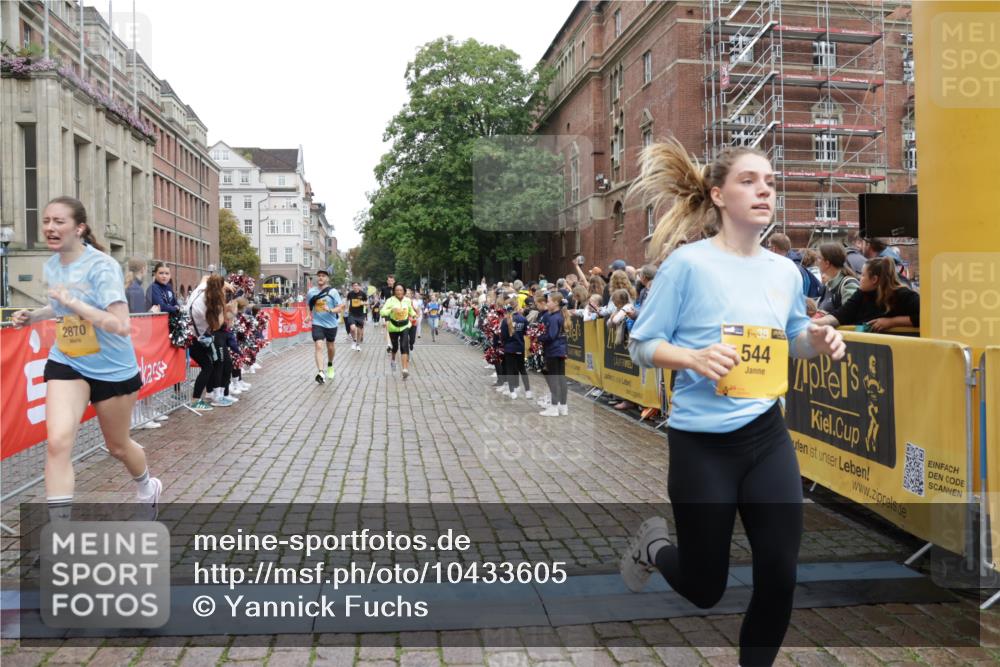 13.09.2026 - Kiel Lauf Yannick Fuchs http://msf.ph/oto/10433605 13.09.2026 09:47:26 Ziel 544, 591, 1324, 2870, 3192, 3629, 6072, 6575, 6639, 8231, 8540, 8777, 9634, 9936, 10555, 1235, 1402, 2587, 2718, 2759, 2779, 4238, 4940, 5167, 5217, 5351, 6074, 6207, 7461, 7731, 7921, 8524, 9091, 9141, 9385, 10009, 10076, 10224, 10301, 10731, 10742, 10744, 11862, 11964, 12622, 12635, 390, 466, 3373, 4011, 4103, 4400, 4479, 4480, 4952, 5517, 6078, 6696, 7767, 8503, 8833, 9528, 9697, 10789, 12099, 2527, 2718, 3808, 4087, 6638, 7190, 7446, 10322 meine-sportfotos.de