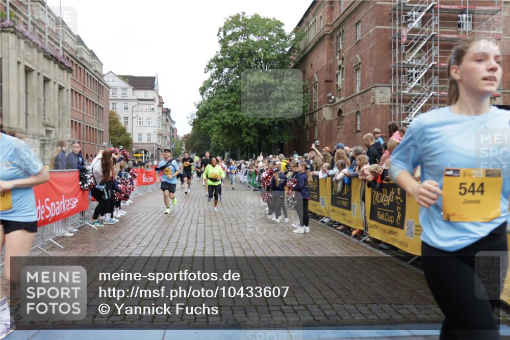 13.09.2026 - Kiel Lauf Yannick Fuchs http://msf.ph/oto/10433607 13.09.2026 09:47:26 Ziel 544, 591, 1324, 2870, 3192, 3629, 6072, 6575, 6639, 8231, 8540, 8777, 9634, 9936, 10555, 1235, 1402, 2587, 2718, 2759, 2779, 4238, 4940, 5167, 5217, 5351, 6074, 6207, 7461, 7731, 7921, 8524, 9091, 9141, 9385, 10009, 10076, 10224, 10301, 10731, 10742, 10744, 11862, 11964, 12622, 12635, 390, 466, 3373, 4011, 4103, 4400, 4479, 4480, 4952, 5517, 6078, 6696, 7767, 8503, 8833, 9528, 9697, 10789, 12099, 2527, 2718, 3808, 4087, 6638, 7190, 7446, 10322 meine-sportfotos.de