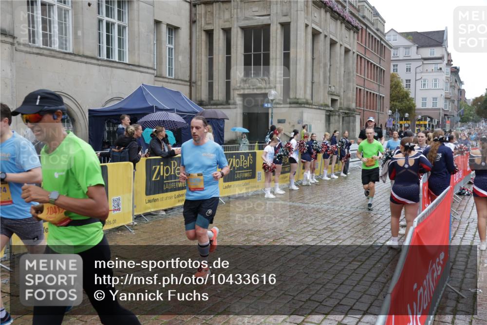 13.09.2026 - Kiel Lauf Yannick Fuchs http://msf.ph/oto/10433616 13.09.2026 11:43:01 Ziel 9569 meine-sportfotos.de