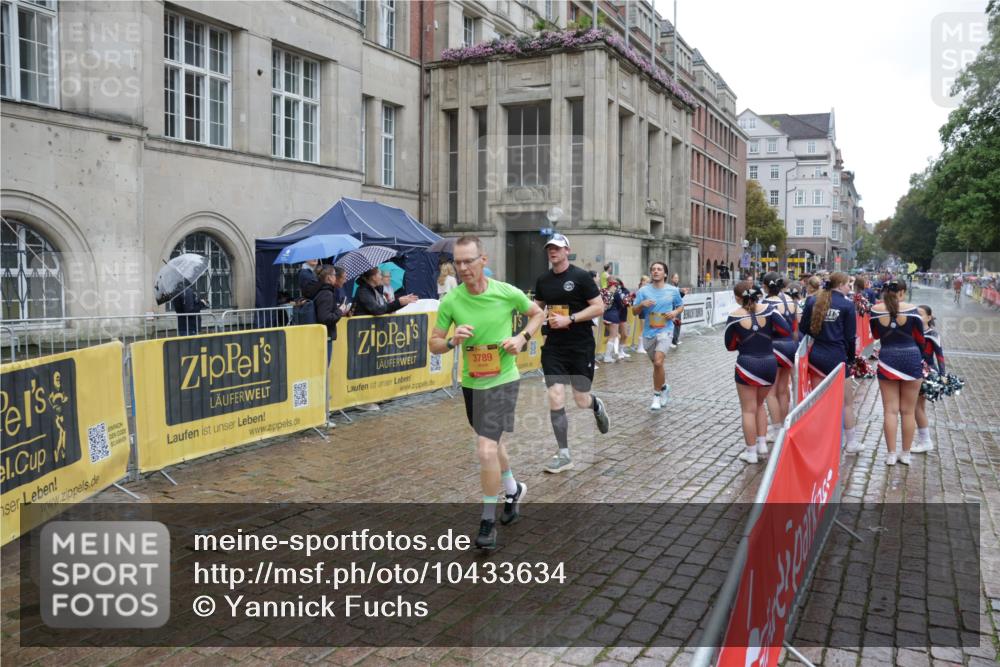 13.09.2026 - Kiel Lauf Yannick Fuchs http://msf.ph/oto/10433634 13.09.2026 11:43:03 Ziel 9569 meine-sportfotos.de