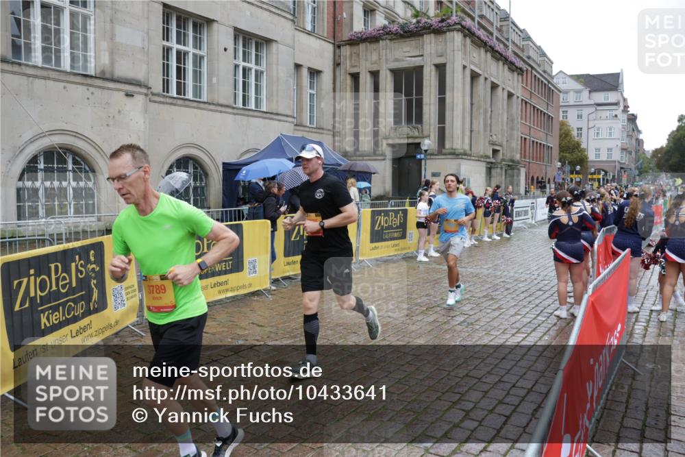 13.09.2026 - Kiel Lauf Yannick Fuchs http://msf.ph/oto/10433641 13.09.2026 11:43:04 Ziel 9569 meine-sportfotos.de