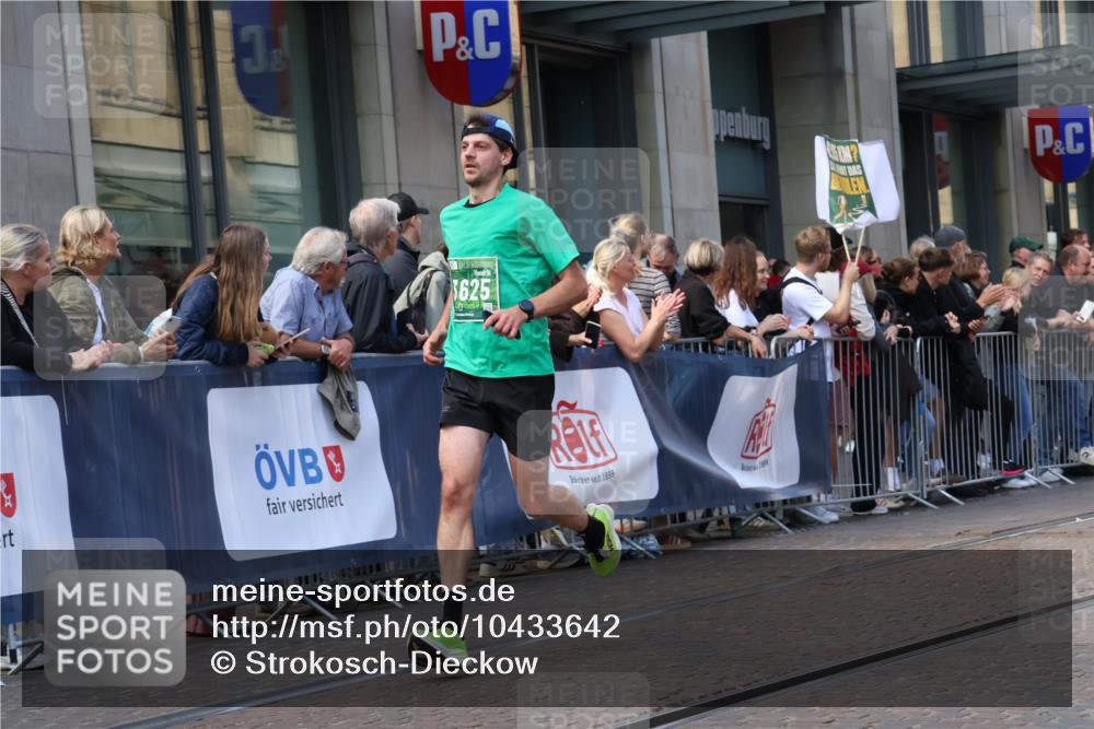 13.09.2026 - 21. swb-Marathon Bremen Strokosch-Dieckow http://msf.ph/oto/10433642 13.09.2026 13:12:51 Ziel 280, 313, 621, 868, 987, 1207, 2130, 2498, 2559, 2801, 2858, 2962, 3566, 3625, 4582, 5345, 5379, 5769, 6038, 6349, 6394, 7874, 8197, 8291, 8419, 8464, 9092, 9217, 13140, 1513, 2350, 2362, 2442, 3054, 3988, 4605, 4879, 5379, 5416, 5965, 6796, 8029, 8798, 9775, 9803, 13106 meine-sportfotos.de
