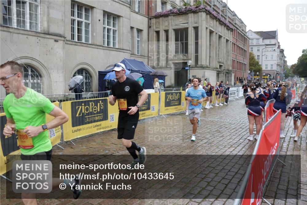 13.09.2026 - Kiel Lauf Yannick Fuchs http://msf.ph/oto/10433645 13.09.2026 11:43:04 Ziel 9569 meine-sportfotos.de