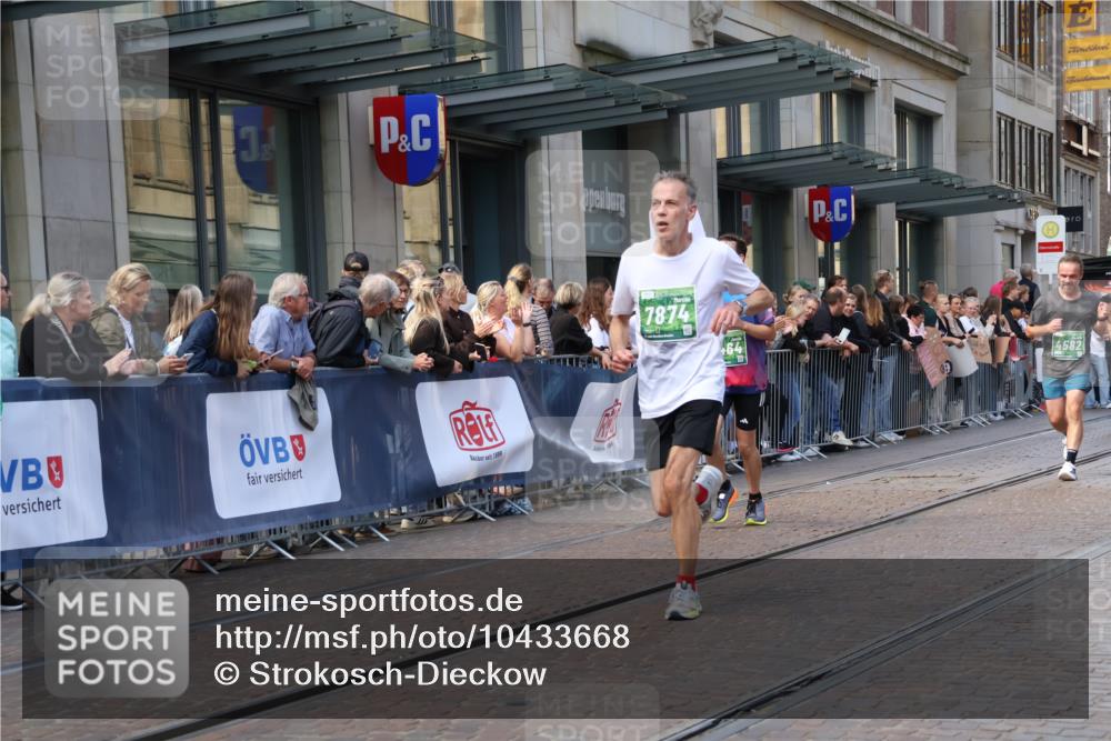 13.09.2026 - 21. swb-Marathon Bremen Strokosch-Dieckow http://msf.ph/oto/10433668 13.09.2026 13:12:52 Ziel 280, 313, 621, 868, 987, 1207, 2130, 2498, 2559, 2801, 2858, 2962, 3566, 3625, 4582, 5345, 5769, 6038, 6349, 6394, 7874, 8197, 8291, 8419, 8464, 9092, 9217, 13140, 1513, 2350, 2362, 2442, 2801, 3054, 3988, 4605, 4879, 5379, 5416, 5965, 6796, 8029, 8798, 9775, 9803, 13106 meine-sportfotos.de