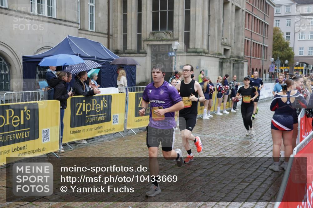 13.09.2026 - Kiel Lauf Yannick Fuchs http://msf.ph/oto/10433669 13.09.2026 11:43:09 Ziel 9569 meine-sportfotos.de