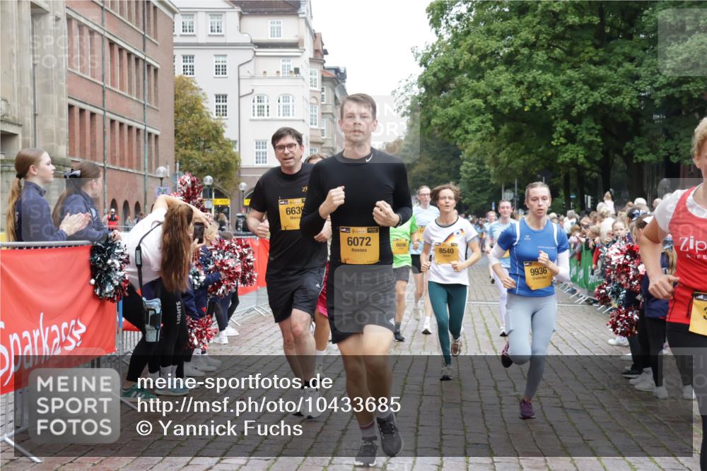 13.09.2026 - Kiel Lauf Yannick Fuchs http://msf.ph/oto/10433685 13.09.2026 09:47:30 Ziel 544, 591, 1324, 2870, 3192, 3629, 4480, 5517, 6072, 6575, 6639, 6696, 8231, 8503, 8540, 8777, 9634, 9936, 10789, 1235, 1402, 2587, 2759, 2779, 4238, 4940, 5167, 5217, 5351, 6074, 7461, 7731, 8524, 9091, 9385, 10009, 10076, 10224, 10301, 10555, 10731, 10742, 10744, 11862, 11964, 12622, 12635, 390, 466, 1743, 3373, 3735, 4011, 4103, 4365, 4400, 4460, 4479, 4952, 6078, 7767, 8096, 8833, 9528, 9697, 11396, 11654, 12099, 1402, 2718, 2779, 3808, 4087, 6638, 7446, 10322 meine-sportfotos.de