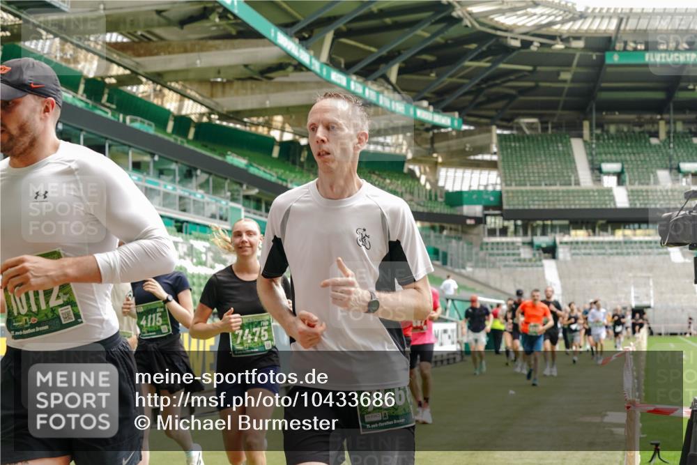 13.09.2026 - 21. swb-Marathon Bremen Michael Burmester http://msf.ph/oto/10433686 13.09.2026 13:05:00 Laufen im Stadion 178, 209, 210, 244, 323, 394, 534, 536, 565, 647, 725, 881, 891, 900, 1073, 1239, 1243, 1307, 1308, 1343, 1373, 1380, 1456, 1479, 1627, 1649, 1653, 1656, 1687, 1780, 1914, 1932, 1941, 2023, 2089, 2126, 2223, 2241, 2244, 2265, 2301, 2369, 2430, 2452, 2464, 2602, 2723, 2742, 2764, 2851, 2867, 2872, 2891, 2910, 2919, 2957, 2959, 2985, 3028, 3030, 3115, 3217, 3278, 3320, 3343, 3419, 3425, 3444, 3454, 3485, 3521, 3579, 3796, 3909, 242 meine-sportfotos.de