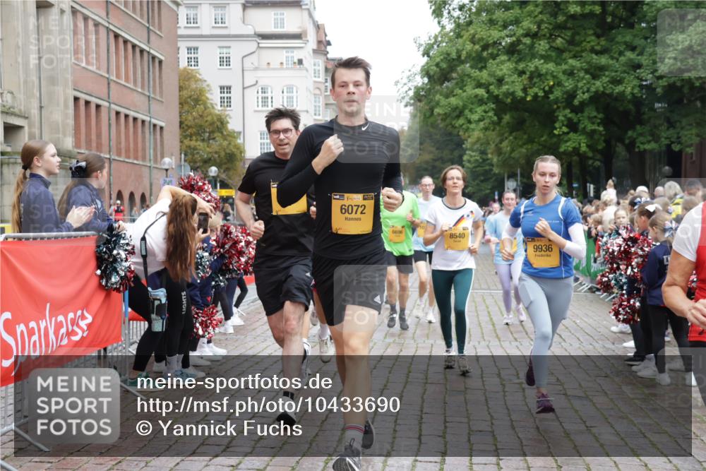 13.09.2026 - Kiel Lauf Yannick Fuchs http://msf.ph/oto/10433690 13.09.2026 09:47:30 Ziel 544, 591, 1324, 2870, 3192, 3629, 4480, 5517, 6072, 6575, 6639, 6696, 8231, 8503, 8540, 8777, 9634, 9936, 10789, 1235, 1402, 2587, 2759, 2779, 4238, 4940, 5167, 5217, 5351, 6074, 7461, 7731, 8524, 9091, 9385, 10009, 10076, 10224, 10301, 10555, 10731, 10742, 10744, 11862, 11964, 12622, 12635, 390, 466, 1743, 3373, 3735, 4011, 4103, 4365, 4400, 4460, 4479, 4952, 6078, 7767, 8096, 8833, 9528, 9697, 11396, 11654, 12099, 1402, 2718, 2779, 3808, 4087, 6638, 7446, 10322 meine-sportfotos.de