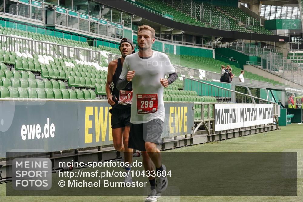13.09.2026 - 21. swb-Marathon Bremen Michael Burmester http://msf.ph/oto/10433694 13.09.2026 12:34:03 Laufen im Stadion 250, 272, 299, 525, 919, 1089, 1212, 1606, 1629, 2072, 5428, 7741, 314, 520, 573, 1168, 1214, 1357, 1453, 1639, 4474, 5212, 6485, 6507, 8285 meine-sportfotos.de