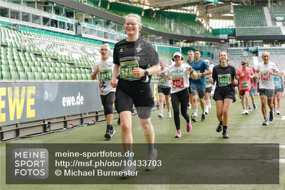 13.09.2026 - 21. swb-Marathon Bremen Michael Burmester http://msf.ph/oto/10433703 13.09.2026 13:31:12 Laufen im Stadion 122, 224, 295, 297, 405, 487, 639, 767, 806, 840, 965, 1114, 1142, 1310, 1314, 1326, 1329, 1529, 1633, 1634, 1775, 1801, 1810, 1811, 1869, 1892, 1904, 1983, 2216, 2242, 2249, 2263, 2344, 2368, 2372, 2449, 2615, 2629, 2637, 2643, 2677, 2719, 2726, 2738, 2869, 2871, 2877, 2918, 2945, 2952, 2994, 3038, 3094, 3101, 3140, 3223, 3227, 3286, 3379, 3401, 3426, 3572, 3644, 3723, 3736, 3873, 3876, 3918, 3929, 3944, 3960, 4056, 4162, 4309, 4460, 111 meine-sportfotos.de