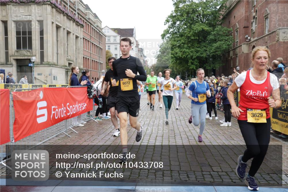 13.09.2026 - Kiel Lauf Yannick Fuchs http://msf.ph/oto/10433708 13.09.2026 09:47:31 Ziel 544, 591, 1324, 2870, 3192, 3373, 3629, 4480, 5517, 6072, 6575, 6639, 6696, 7767, 8231, 8503, 8540, 8777, 9634, 9936, 10789, 1235, 1324, 1402, 2587, 2759, 2779, 4238, 4940, 5167, 5217, 5351, 6074, 6575, 7461, 7731, 8231, 8524, 9091, 9385, 10009, 10076, 10224, 10301, 10555, 10742, 10744, 11862, 11964, 12622, 12635, 390, 466, 1743, 3735, 4011, 4103, 4365, 4400, 4460, 4479, 4952, 6078, 8096, 8833, 9528, 9697, 11396, 11654, 12099, 1402, 2718, 2759, 2779, 4087, 6638, 10322 meine-sportfotos.de