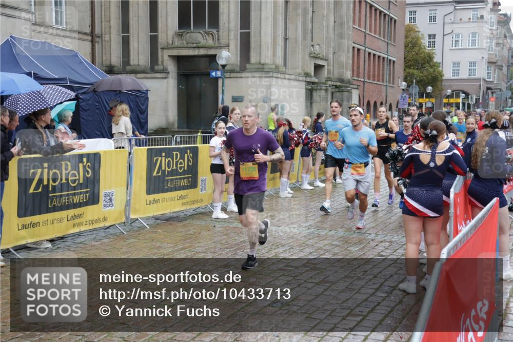 13.09.2026 - Kiel Lauf Yannick Fuchs http://msf.ph/oto/10433713 13.09.2026 11:43:13 Ziel 9569 meine-sportfotos.de