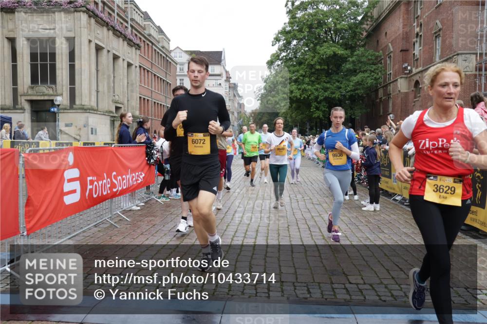 13.09.2026 - Kiel Lauf Yannick Fuchs http://msf.ph/oto/10433714 13.09.2026 09:47:31 Ziel 544, 591, 1324, 2870, 3192, 3373, 3629, 4480, 5517, 6072, 6575, 6639, 6696, 7767, 8231, 8503, 8540, 8777, 9634, 9936, 10789, 1235, 1324, 1402, 2587, 2759, 2779, 4238, 4940, 5167, 5217, 5351, 6074, 6575, 7461, 7731, 8231, 8524, 9091, 9385, 10009, 10076, 10224, 10301, 10555, 10742, 10744, 11862, 11964, 12622, 12635, 390, 466, 1743, 3735, 4011, 4103, 4365, 4400, 4460, 4479, 4952, 6078, 8096, 8833, 9528, 9697, 11396, 11654, 12099, 1402, 2718, 2759, 2779, 4087, 6638, 10322 meine-sportfotos.de