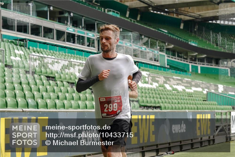 13.09.2026 - 21. swb-Marathon Bremen Michael Burmester http://msf.ph/oto/10433715 13.09.2026 12:34:04 Laufen im Stadion 250, 272, 299, 525, 919, 1089, 1212, 1606, 2072, 5428, 7741, 314, 573, 1168, 1214, 1357, 1453, 1639, 4474, 5212, 6485, 6507, 8285 meine-sportfotos.de