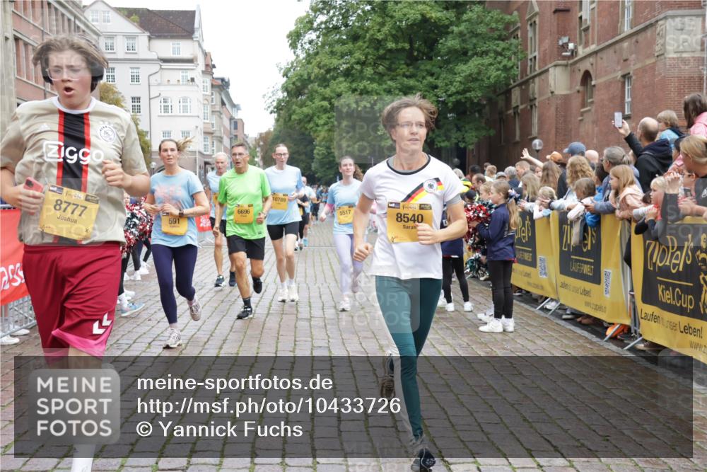 13.09.2026 - Kiel Lauf Yannick Fuchs http://msf.ph/oto/10433726 13.09.2026 09:47:32 Ziel 466, 544, 591, 2870, 3192, 3373, 3629, 4011, 4480, 5517, 6072, 6639, 6696, 7767, 8503, 8540, 8777, 8833, 9634, 9936, 10789, 1235, 1324, 2587, 2759, 4238, 4940, 5167, 5217, 5351, 6074, 6575, 7461, 7731, 8231, 8524, 9091, 10009, 10076, 10224, 10301, 10555, 10742, 10744, 11862, 11964, 12622, 12635, 390, 1743, 3735, 4103, 4365, 4400, 4460, 4479, 4952, 5215, 6078, 8096, 9528, 9697, 10823, 11396, 11654, 12099, 1402, 2718, 2759, 2779, 10322 meine-sportfotos.de